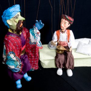 Títeres de Aladino y Mago del espectáculo de marionetas Aladino y la lámpara maravillosa