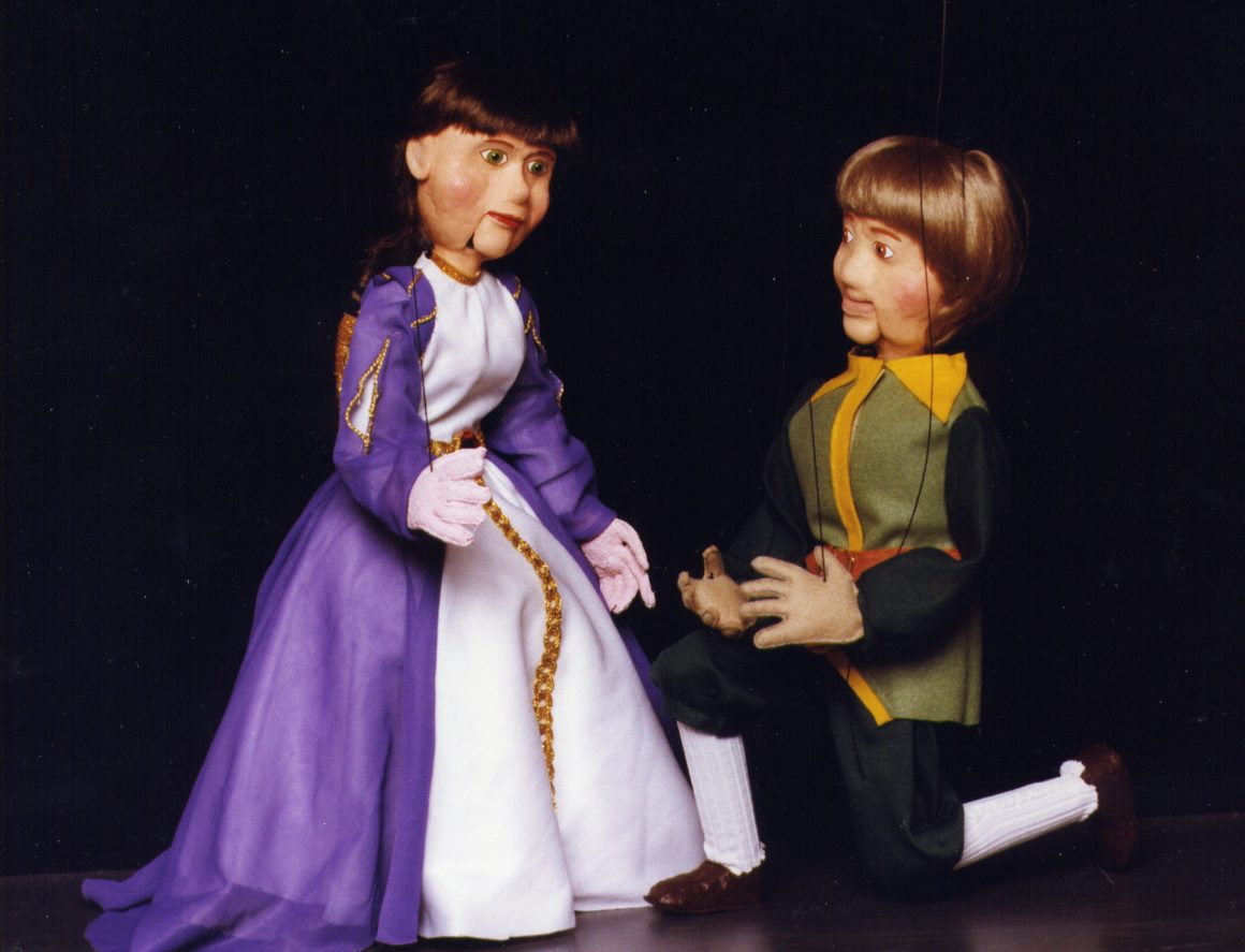 Princesa y Sastrecillo de Hilando Títeres del cuento de Grimm con marionetas